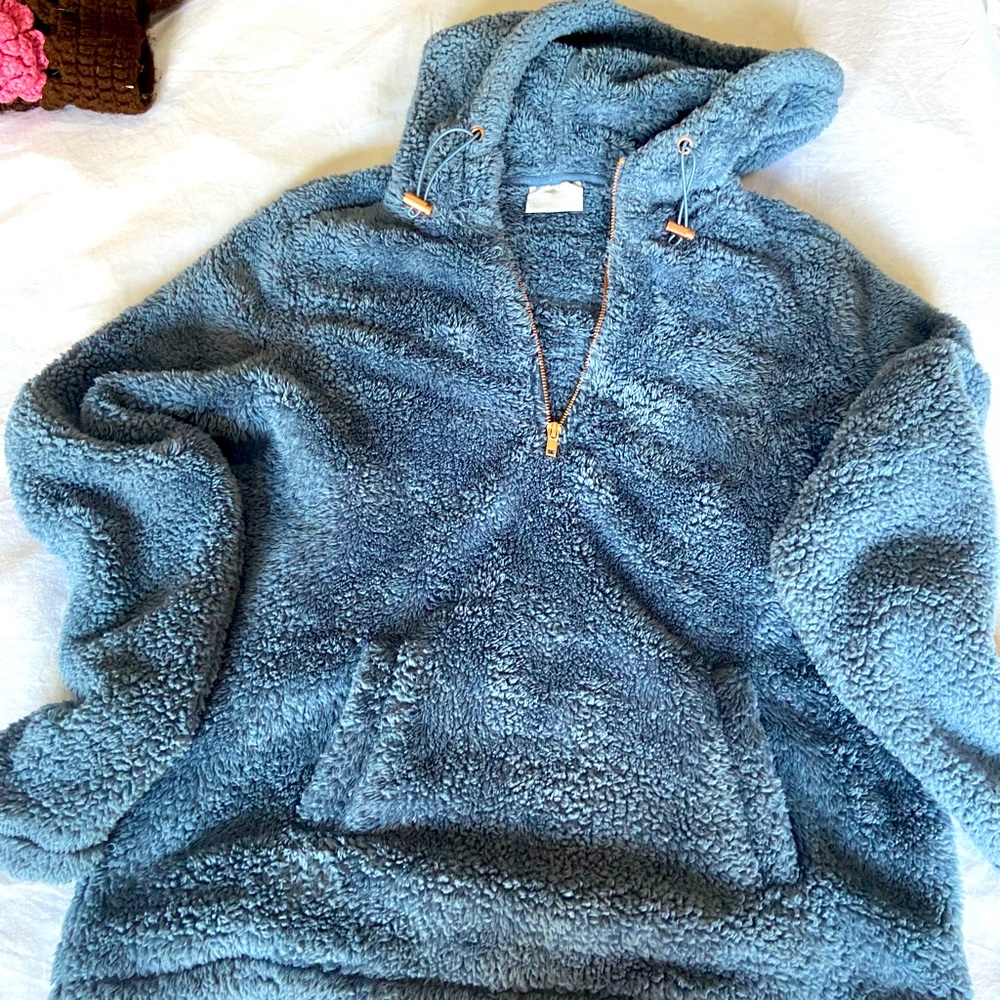 RBX Fuzzy Sherpa Hoodie with Rose gold half zipper with beautiful details